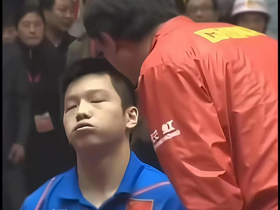那些年樊振东被逮着虐的名场面1.2013年世乒赛，开局小胖以9:3遥遥领先王皓