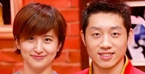 主持人曾问许昕：你和太太平时会吵架吗？许昕笑着回答：当然会吵，不光吵架，我每次吵