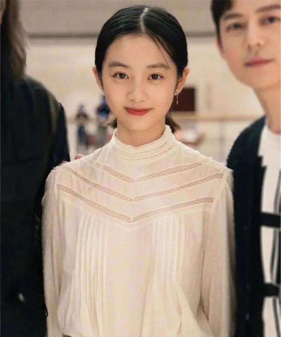 说黄磊重视三胎儿子的可以消停了吧查了一下，黄磊为了让19岁的黄多多进入演艺圈，