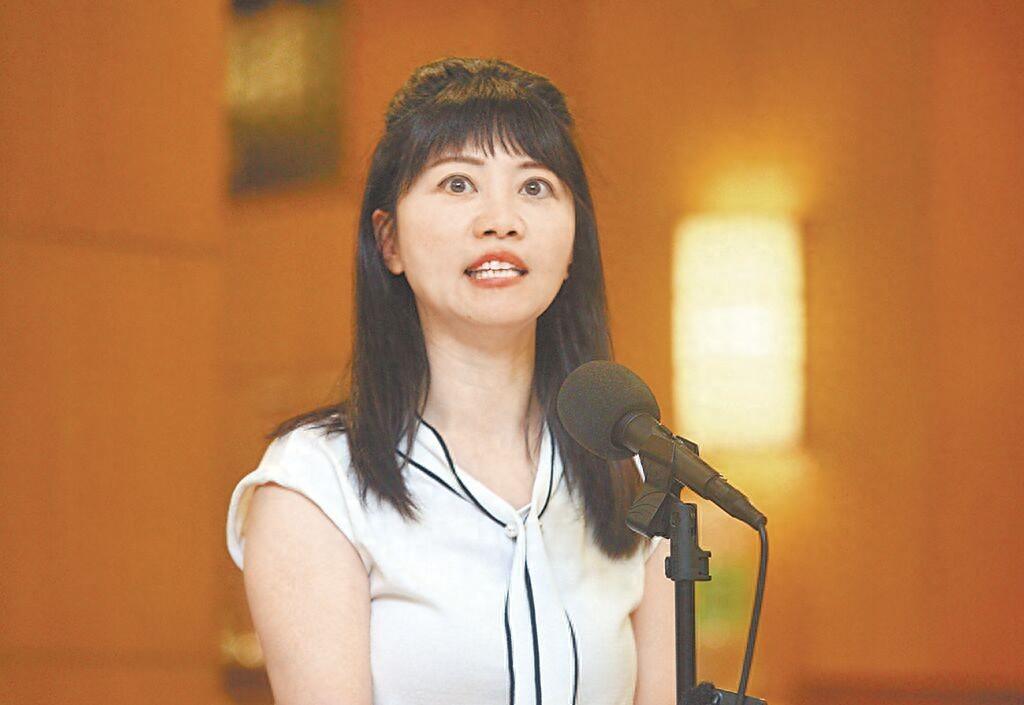 民进党“立委”高嘉瑜今天在网络节目专访国民党议员李明贤，李明贤直球问高嘉瑜“要去