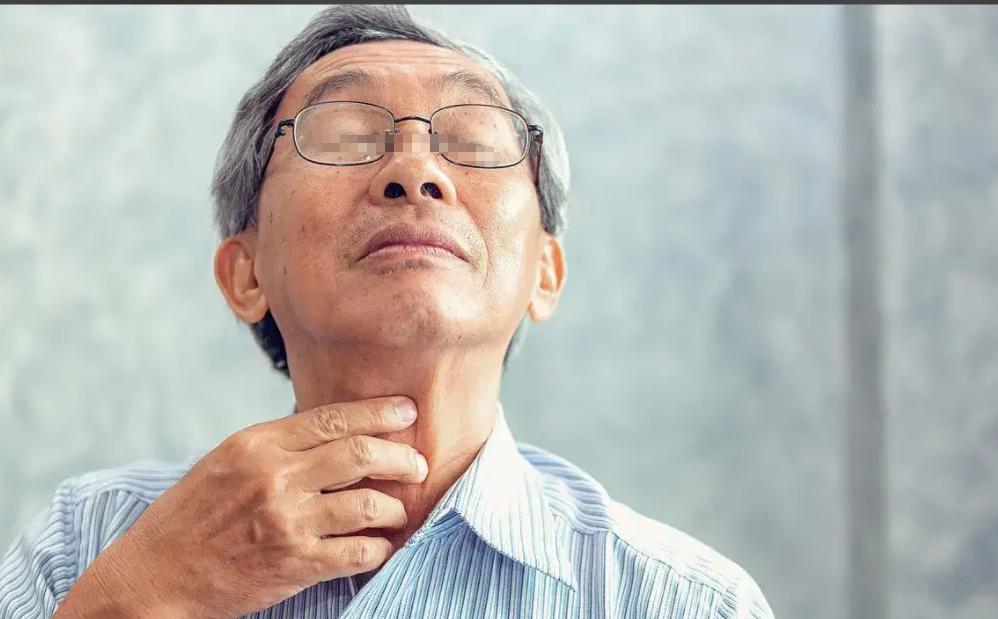 患者自述：一种边缘性行为，让我确诊喉癌！希望大家能引以为戒拿到喉癌确诊单那天，