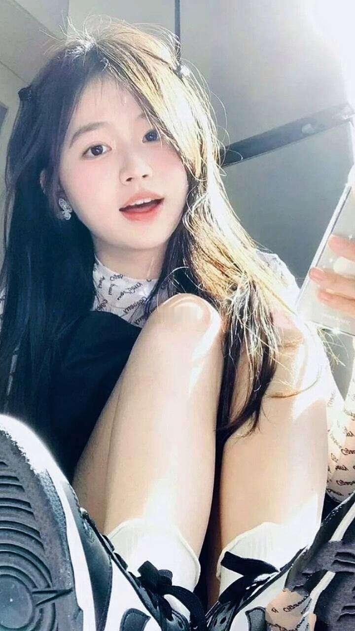 她用这些方式回复你，心里其实已经喜欢上你了手机屏幕亮起的那一刻，你发现她的回