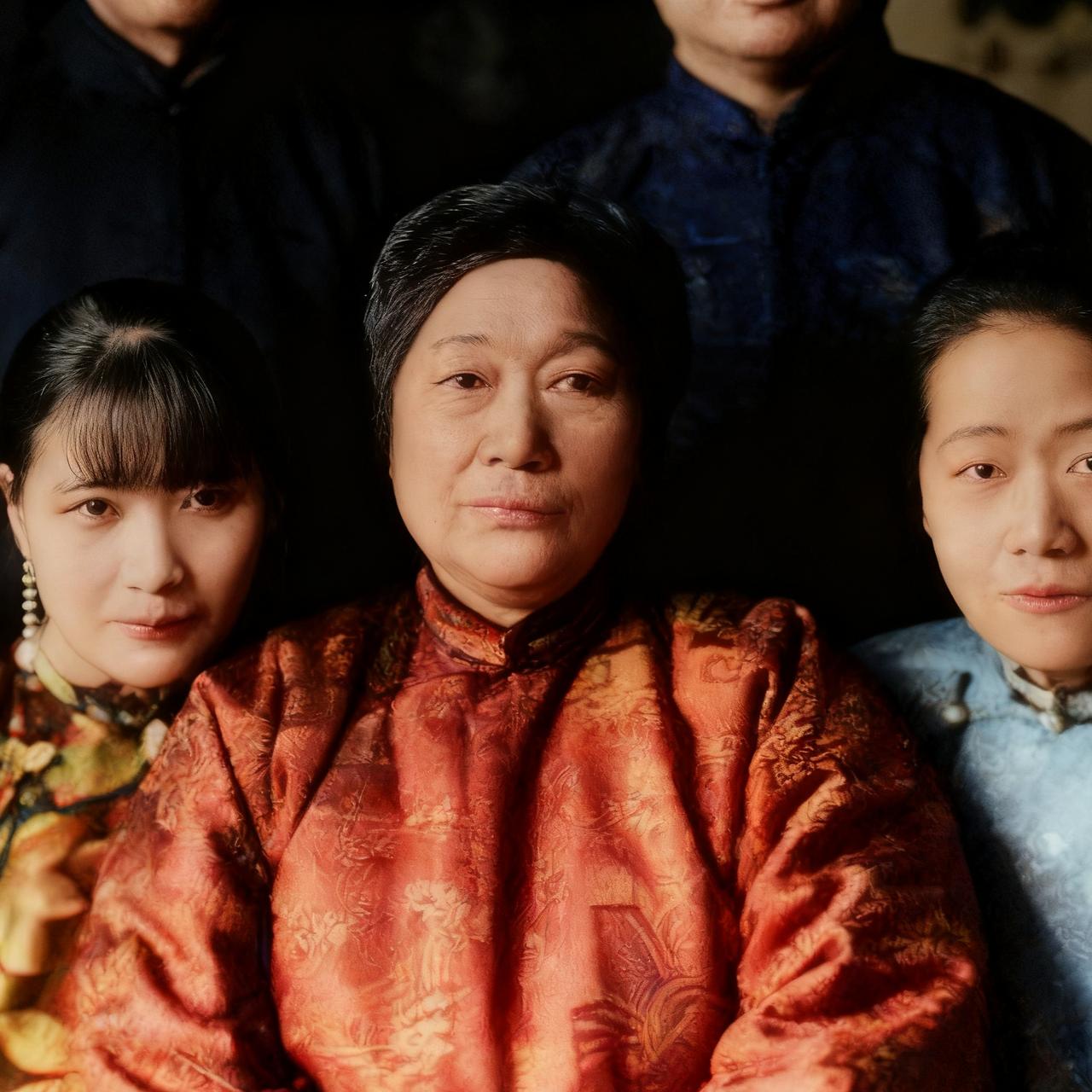 这位老太太就是“民国最牛丈母娘”倪桂珍，她一辈子生了六个孩子，其中三个女婿分别是