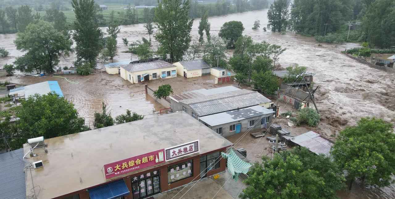 华北的“北涝南旱”华北地区，北起燕山山脉南至秦岭淮河一线，就这么大的区域，如今