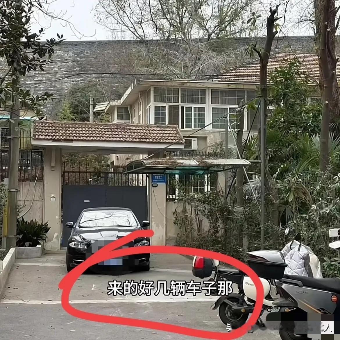 这部“文物风波大戏”眼看就要收官了！12月23日中午12点左右，徐馆长和他的妻子