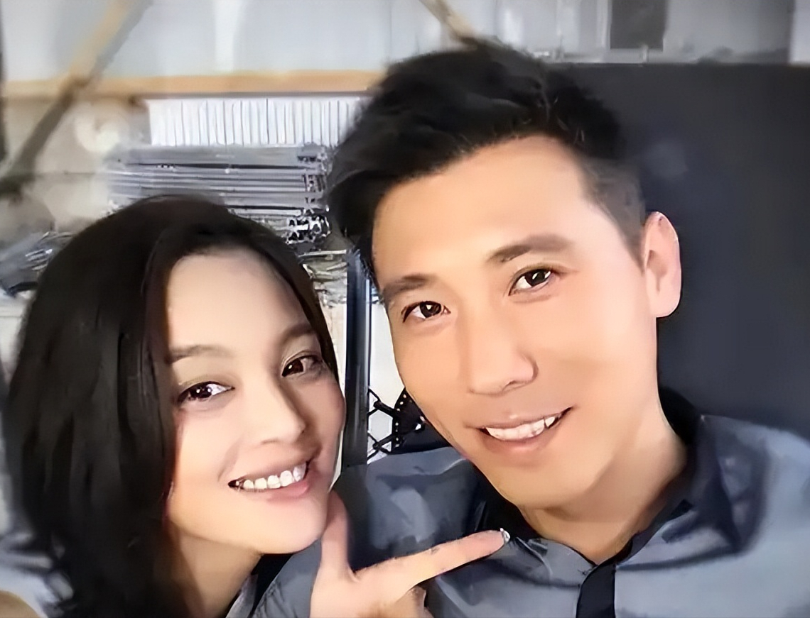 2011年，李乃文结婚后，老婆黄曼让他把钱全部上交，李乃文照做，可有次黄曼打扫卫