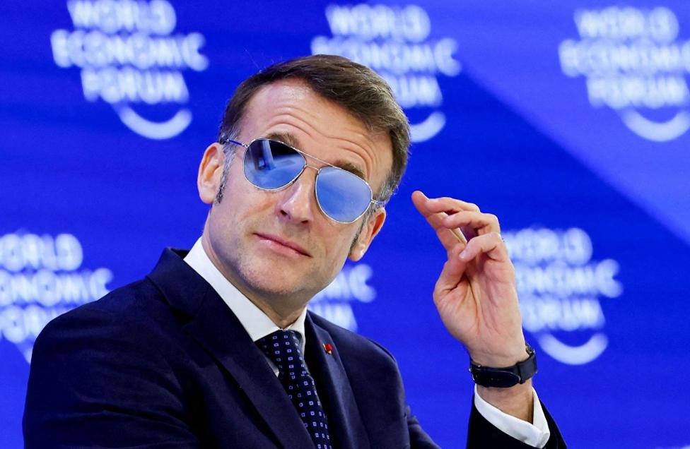 普京那张嘴真是开了光，说啥来啥！马克龙这回在达沃斯，当着全世界的面演了一出大戏，