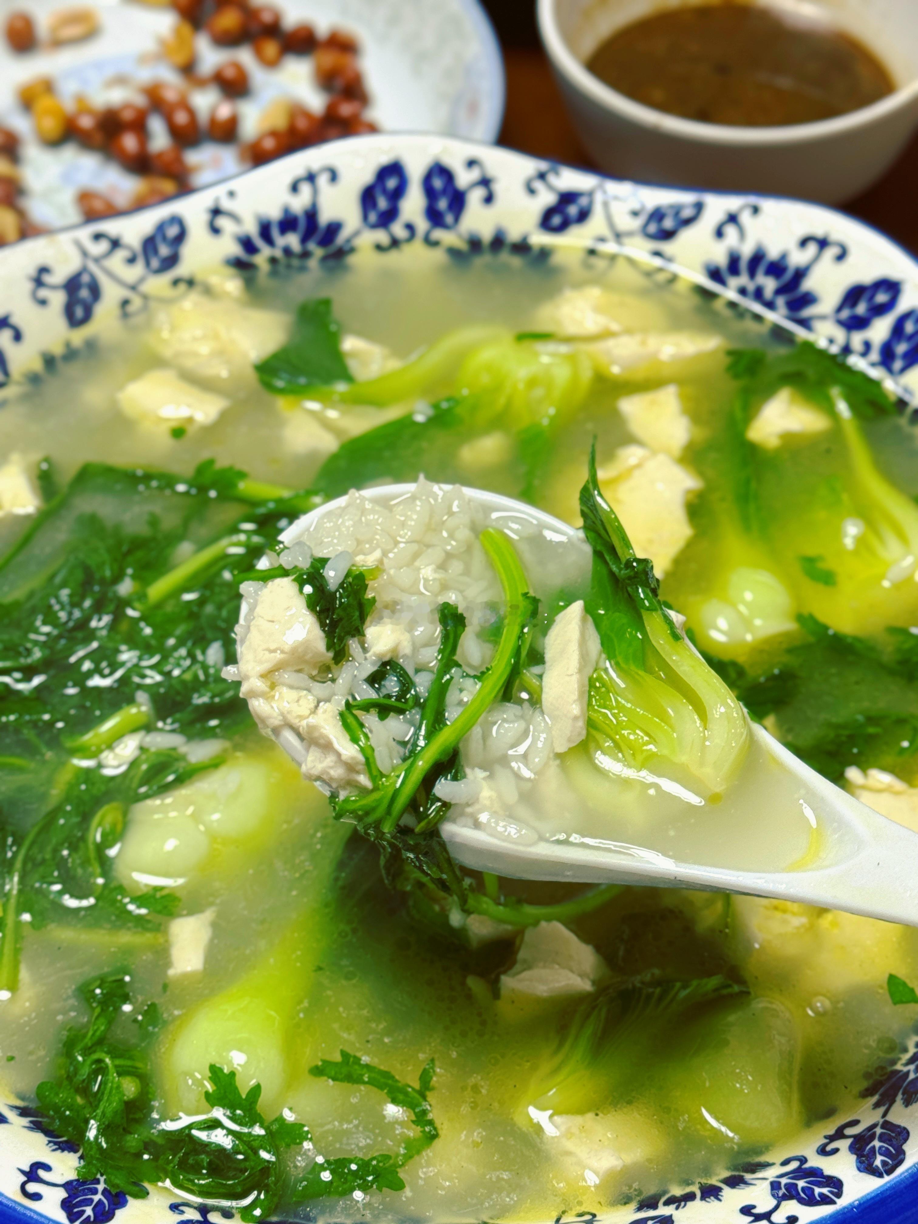 小聚最后一道主食，青菜豆腐咸泡饭！​​​