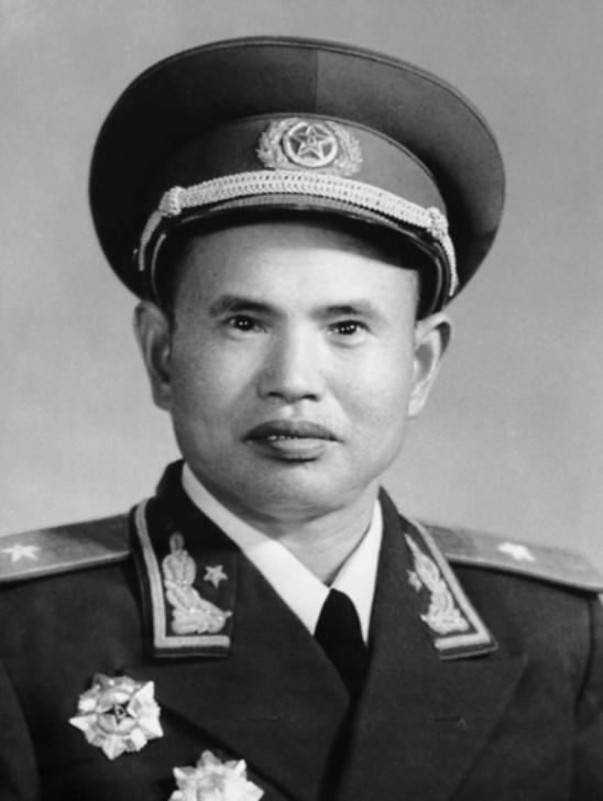 1941年，王耀南在勘察黄崖洞路上，随手击毙一头野狼，身边参谋毫不知情，数月后日