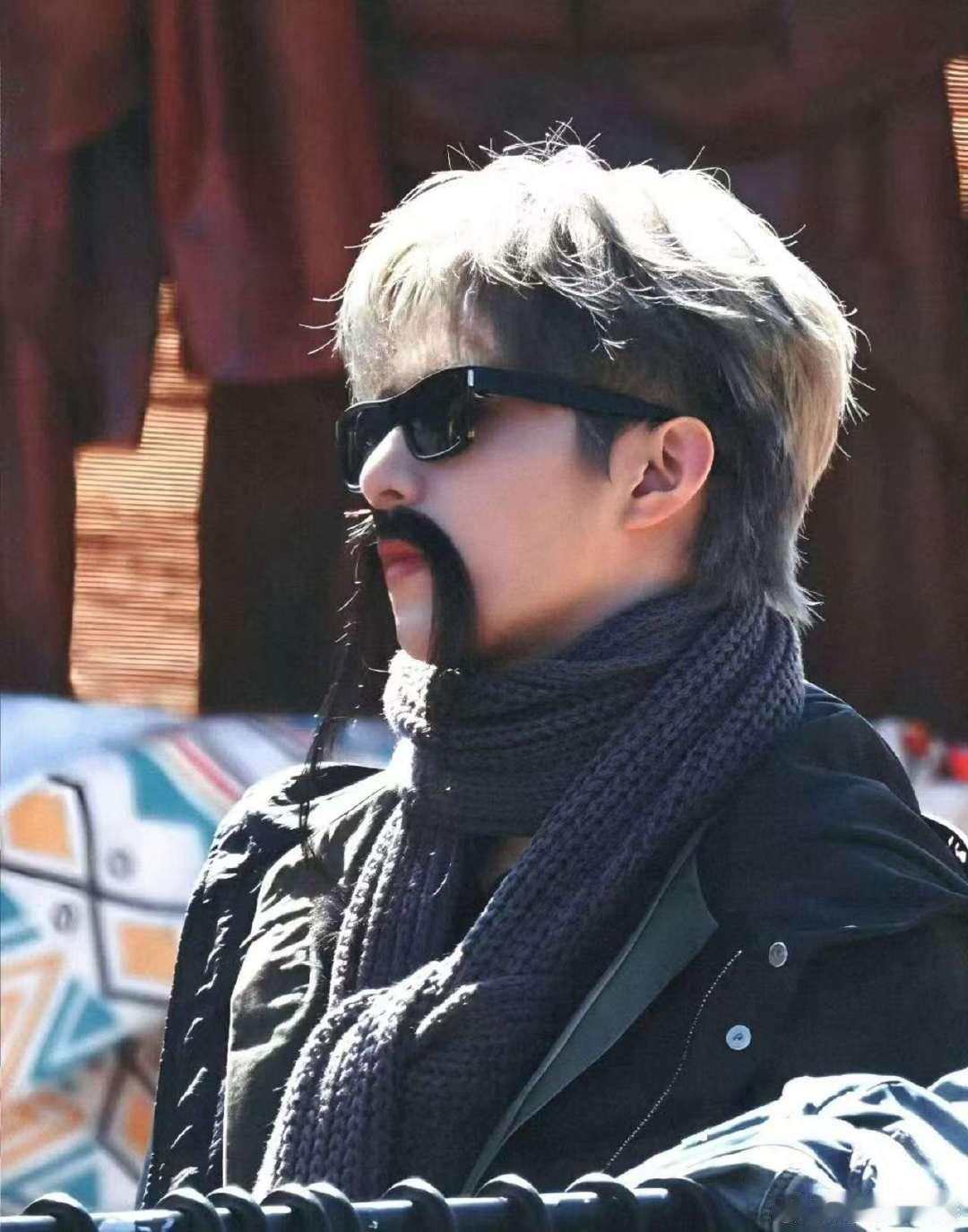 没认出这是刘耀文刘耀文宇宙闪烁请注意长胡子路透刘耀文宇宙闪烁请注意长胡子路透,