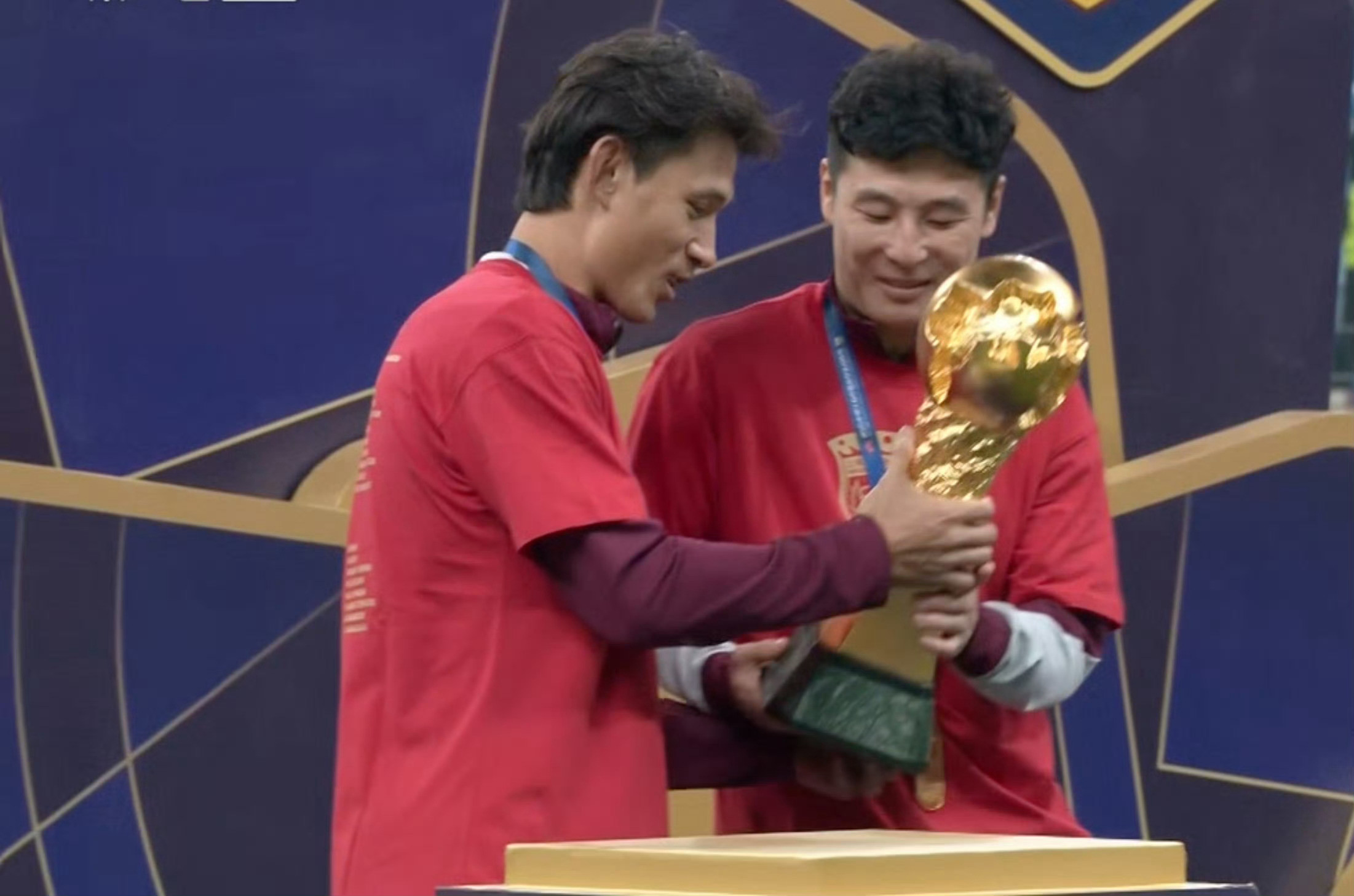 从央视主持人到AI创业者，从“金话筒”到“科技创业代表”，刘建宏老师将人工智能与