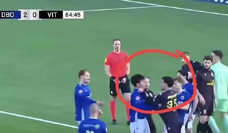 他每破坏对方1.8次进攻，就能为队友创造1.3次绝杀机会。这个叫王博豪的中国球