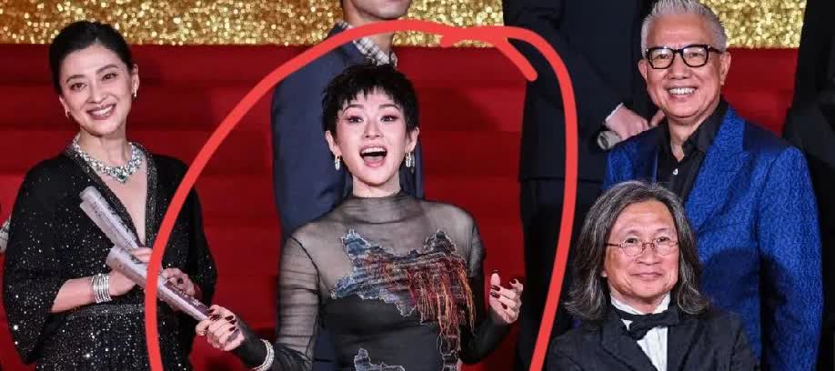 大家发现了吗？章子怡身上的这个弱点，她可能永远都改不了。每次出席