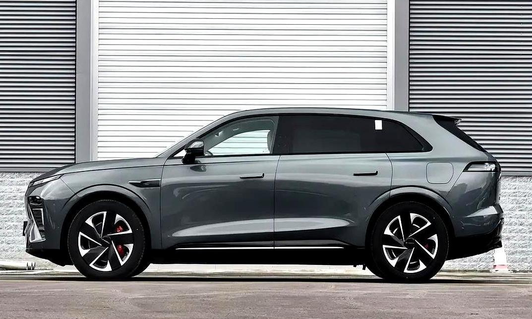 奇瑞老总尹同跃肯定乐得睡不着觉![呲牙笑]各大车企前三季度的“成绩单”一公布，谁是