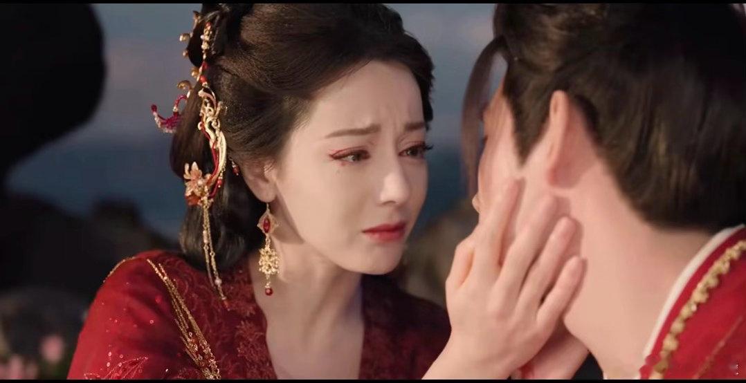 白日提灯的双结局好高级啊，双结局，双he！很有新意，这部剧的编剧真的太会写了，