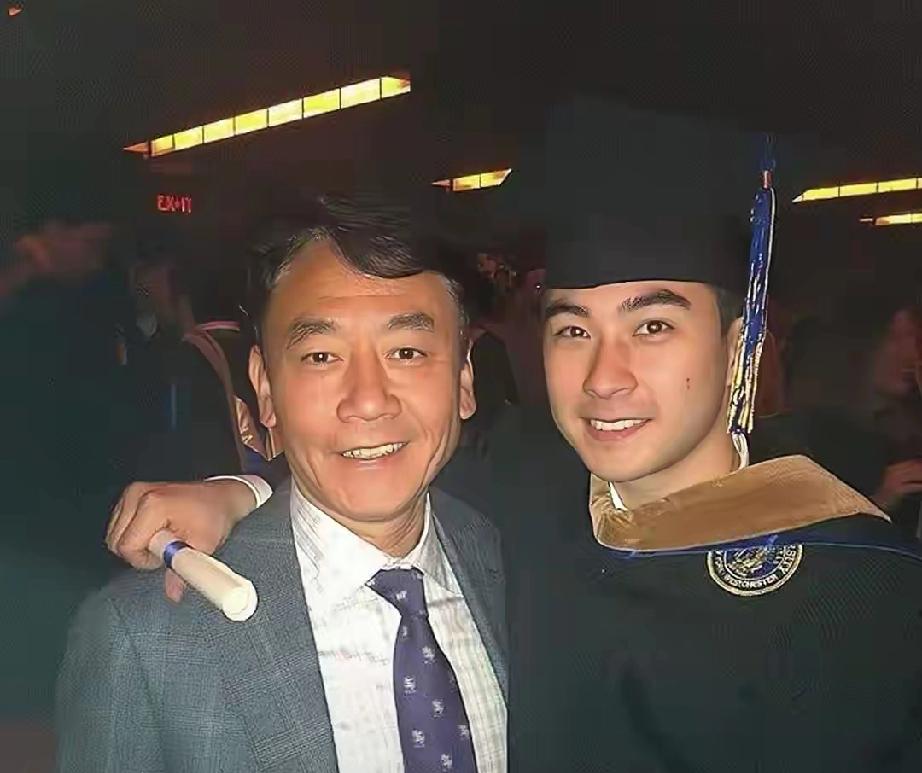 恭喜！TVB帅气小生官宣结婚，息影多年大变样，发福油腻认不出