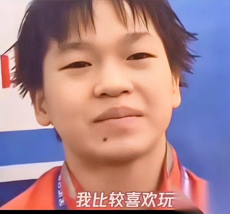 全红婵突然飞山东！当晚举动让网友炸锅2025年11月21日，全红婵结束湛