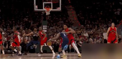 36岁的哈登，把24岁的全明星巴恩斯，直接晃倒在地板上，脚踝差点没碎。晃倒还