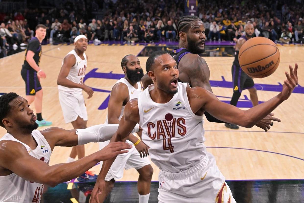 越是到了这个时候，就越是能够看出东部的骑士，其实并不具备争冠的实力，最主要的原因