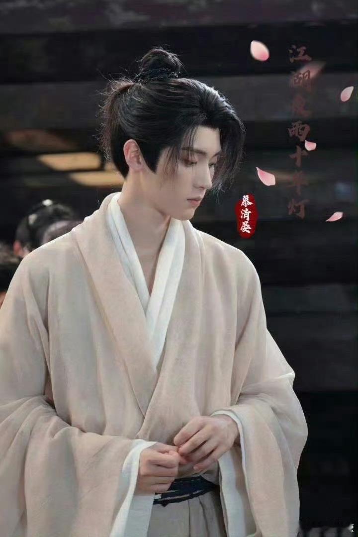 不是，你让他演将军？？？？十三岁阵前斩将，十七岁三军挂帅玄甲所至处，胡马不敢度阴