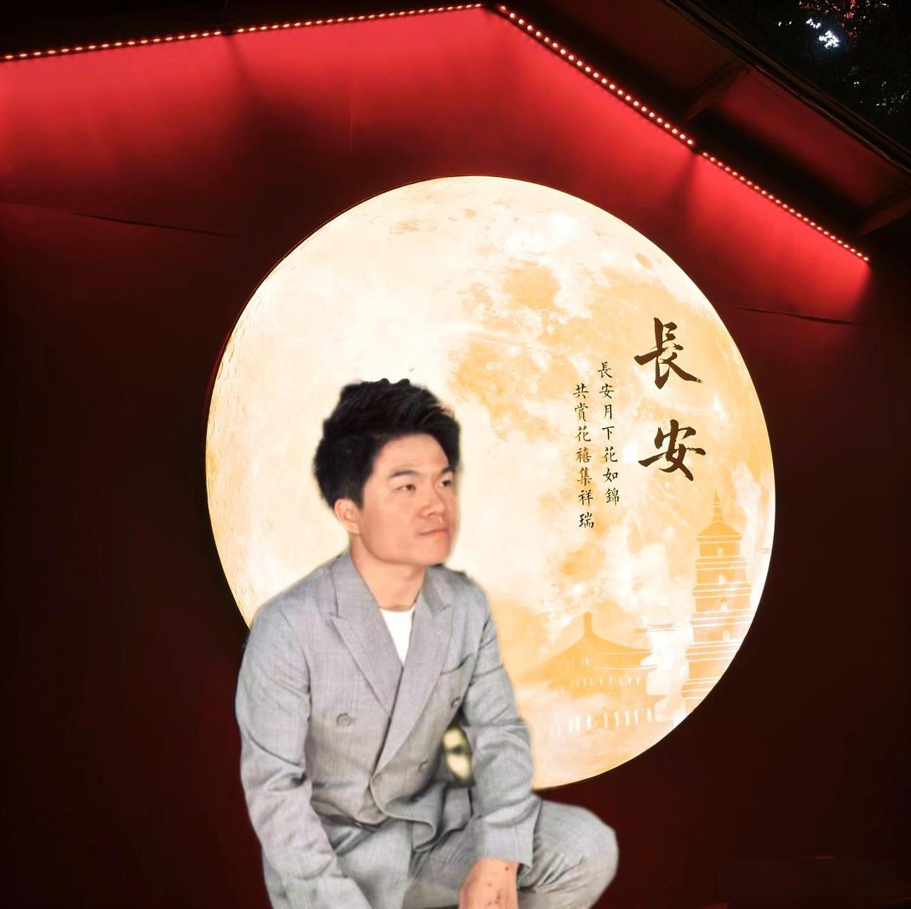 董宇辉没带一个主播参演＂中秋月宴＂，他说：感谢公司同事对我这份乡情的理解和支持。