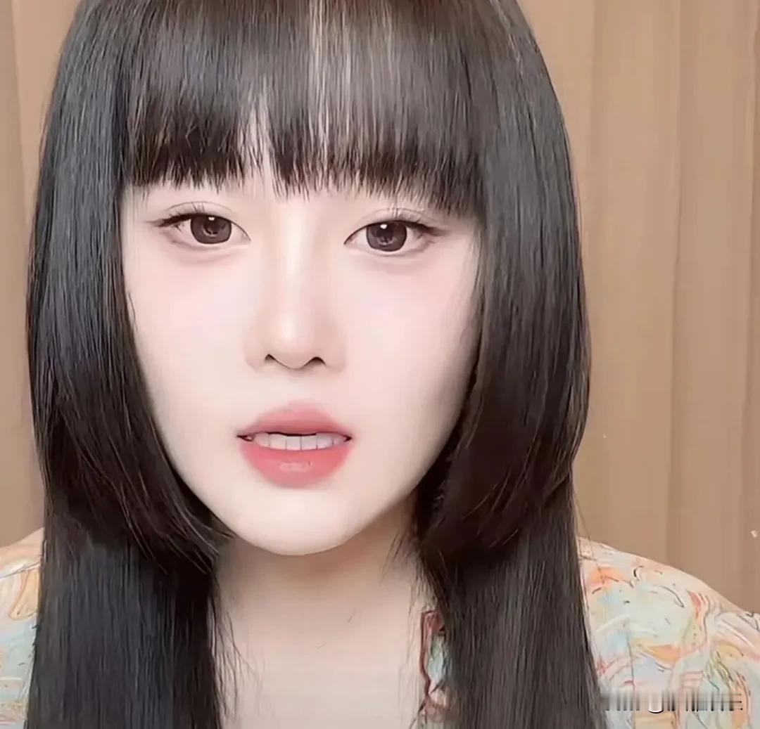 赵本山女儿，冲上热搜！！！球球首谈同父异母姐姐：家里照顾一视同仁，她性格低