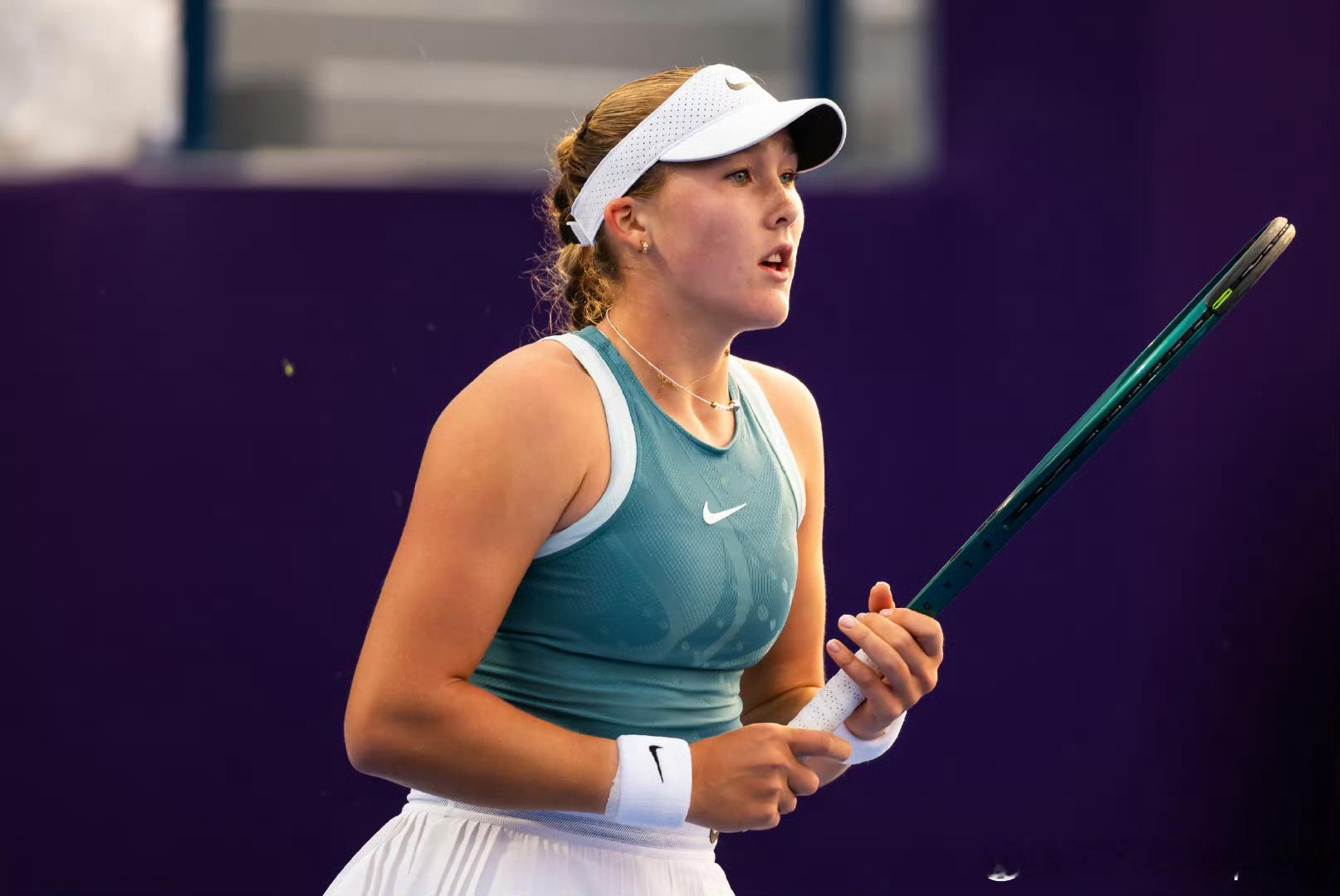 WTA1000🇦🇪迪拜站第三轮🇷🇺安德列娃6-1/6-1🇺🇸斯特恩斯