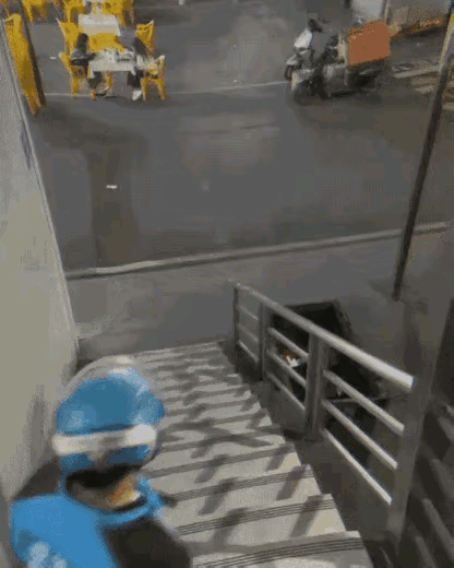 千万不要学别人，别人能做的事儿，自己未必能做，虽然看见别人做起来很轻松，自己也想