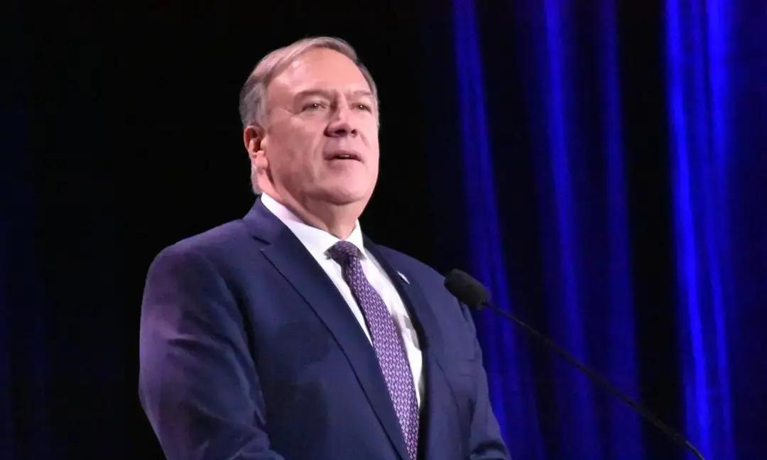 就在刚刚。美国前国务卿蓬佩奥突然宣布了。他在社交平台X提到“21年前