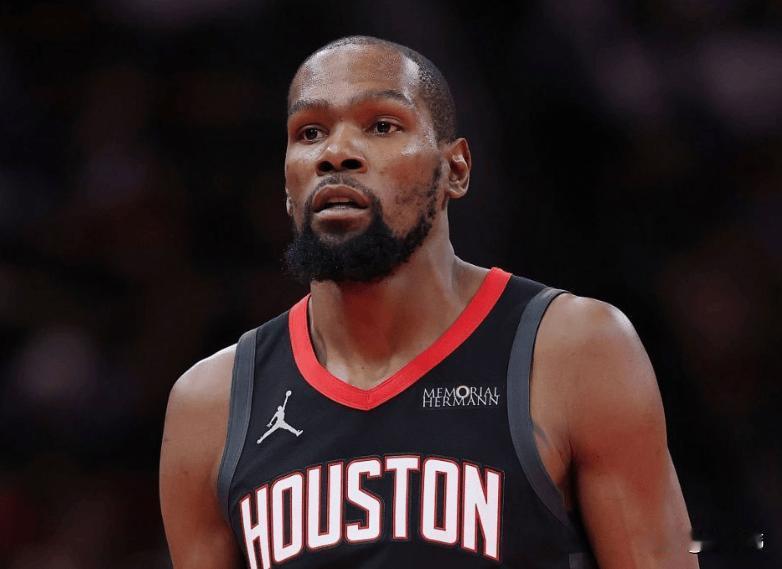 力挺老大哥！谢泼德谈杜兰特的糟糕表现：“只要杜兰特在场上，他就有很大的威胁。