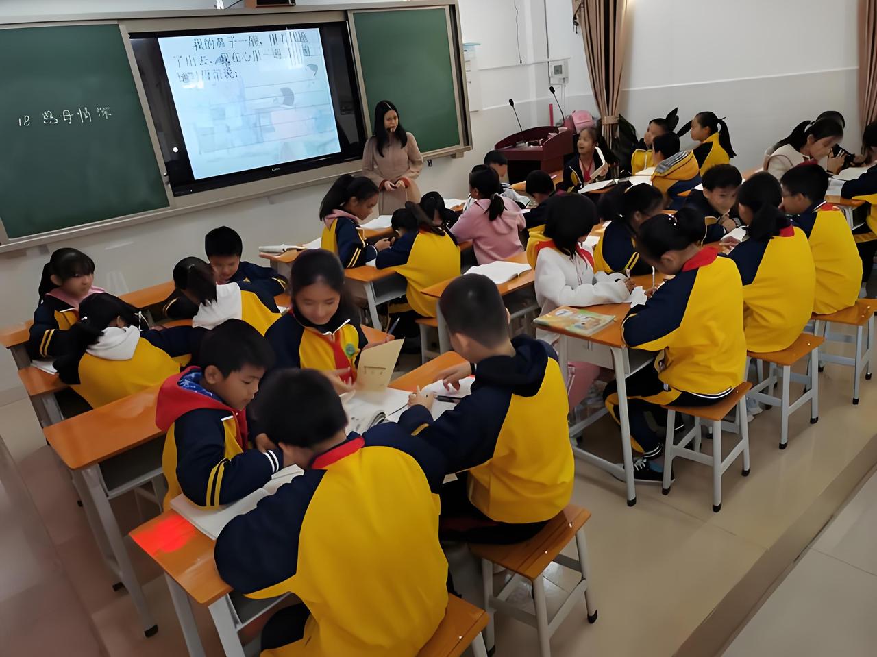 家有小学生的，牢记这4点，初中成绩遥遥领先！不得不说，现在养娃太卷了！但光