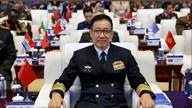 中美防长终于通了电话，美国防长没想到，中方开口就划出一条红线。2025年9月