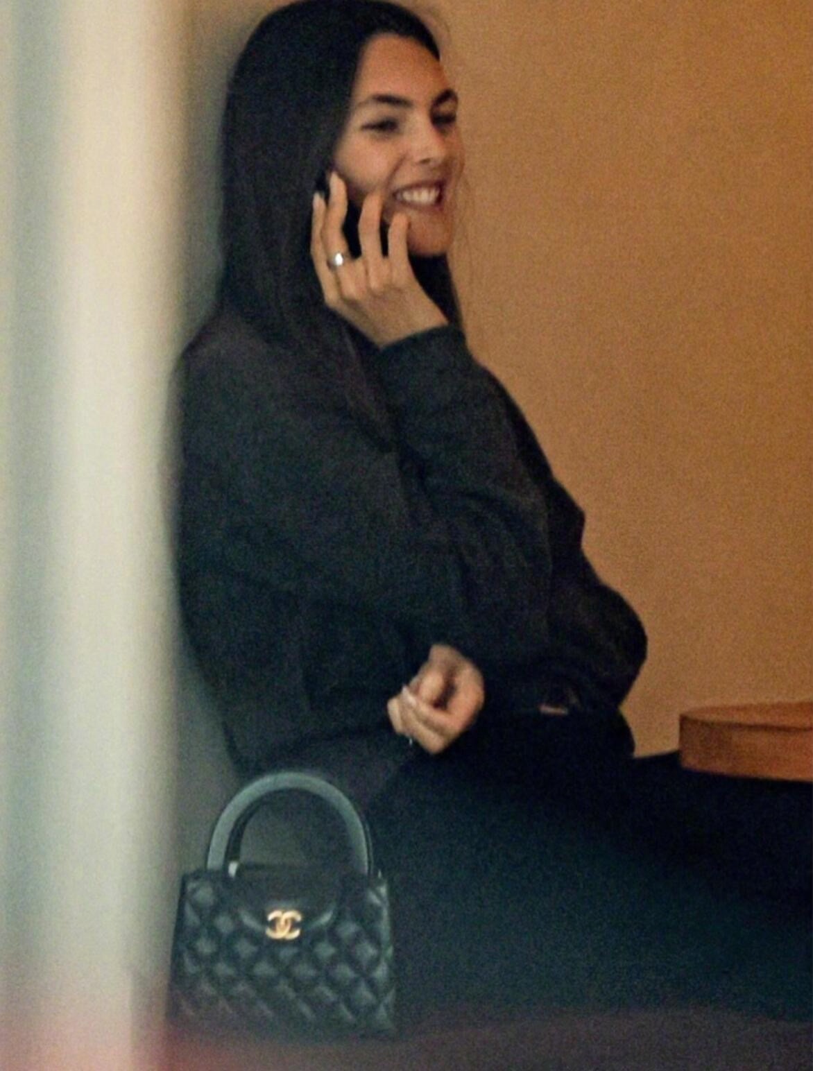 圣诞节🎄，VittoriaCeretti和男友莱昂纳多现身洛杉矶！好像是第