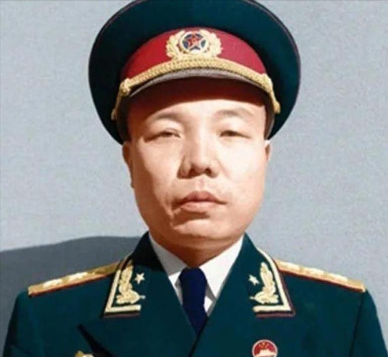 1985年，一位开国上将弥留之际提出唯一请求：请把我的大女婿叫来陪在身边194