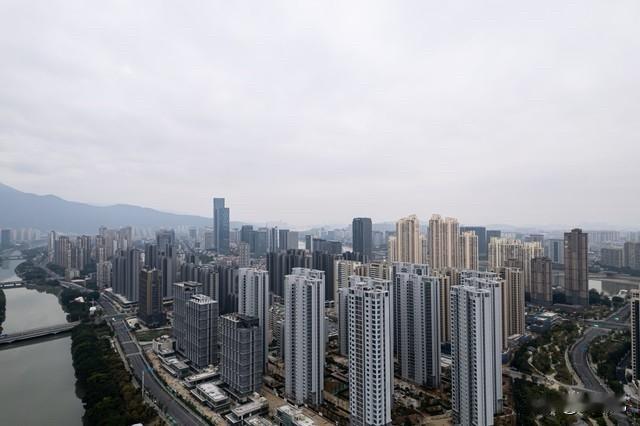 福州楼市：7月最新数据，福州新房环比下跌0.3%，二手房环比下跌0.2%，新