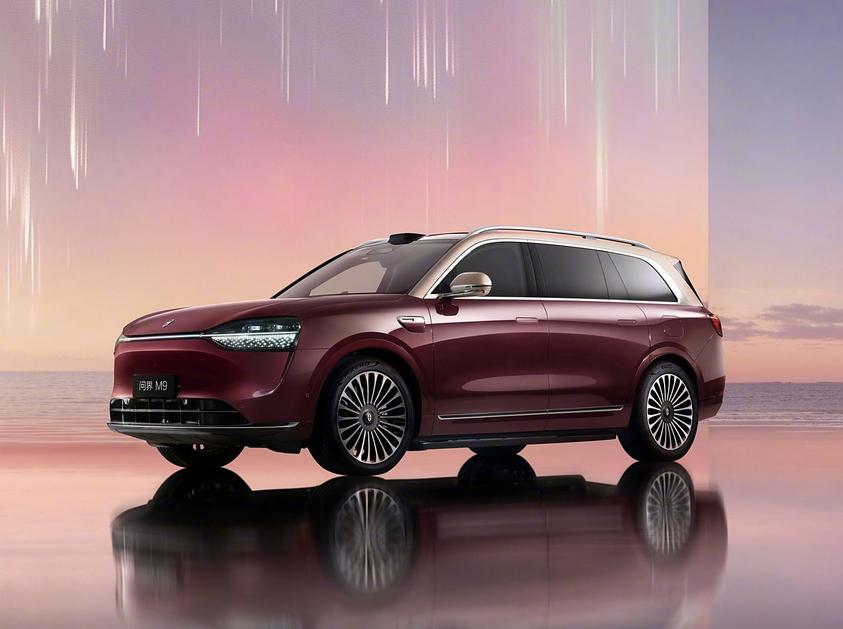 余承东最新发文：鸿蒙智行全系交付突破100万台，仅用了43个月。10月28日，