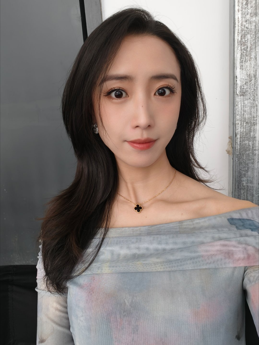 现在这早上是真的肿啊，肿出了点婴儿肥的意思​​​