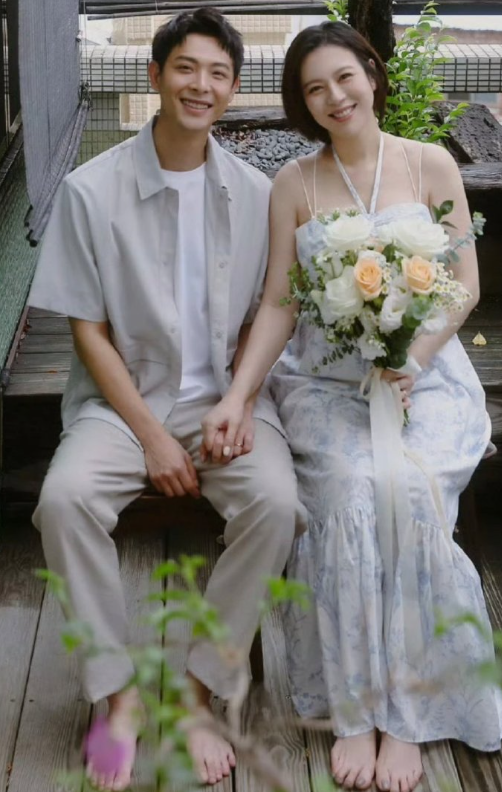 刘品言孕妇走红毯出席活动