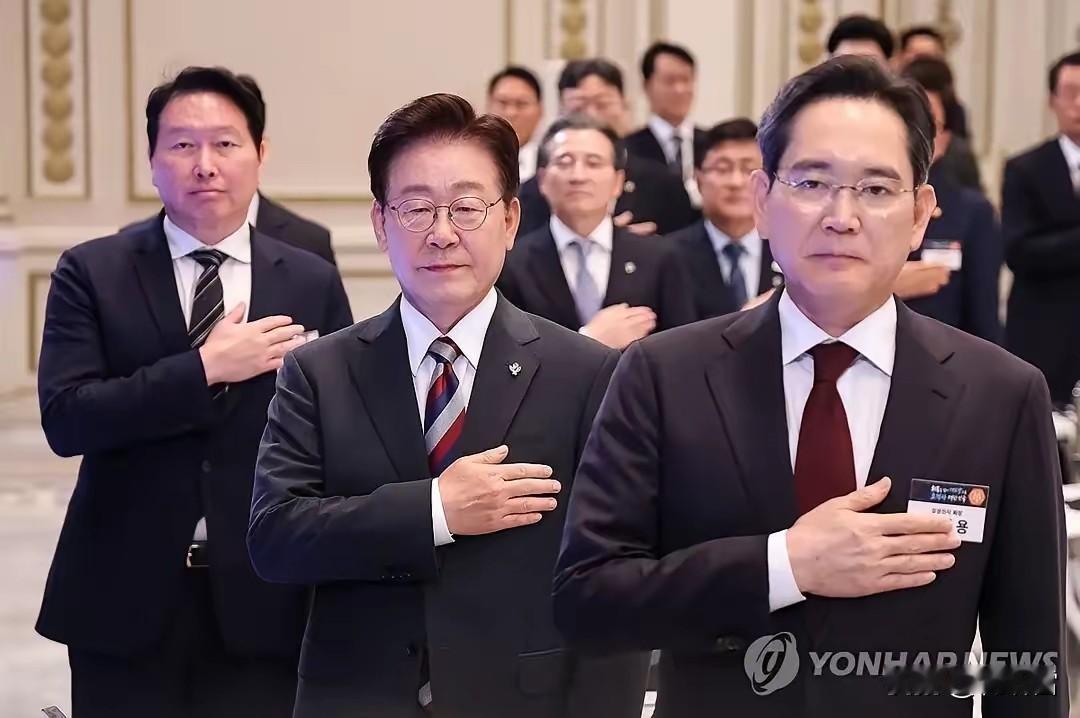 李在明真是没把文在寅放眼里了，他直接用一碗韩式拌饭就想让文在寅出面解决共同民主党