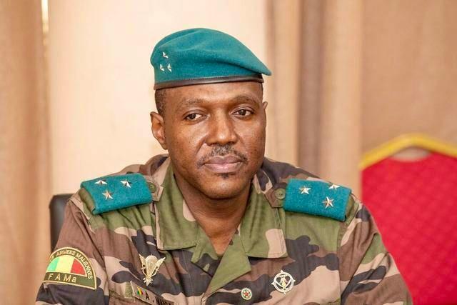 马里过渡总统终于露面！局势已稳住，非要把袭击坏人清干净4月28号晚上，马里过