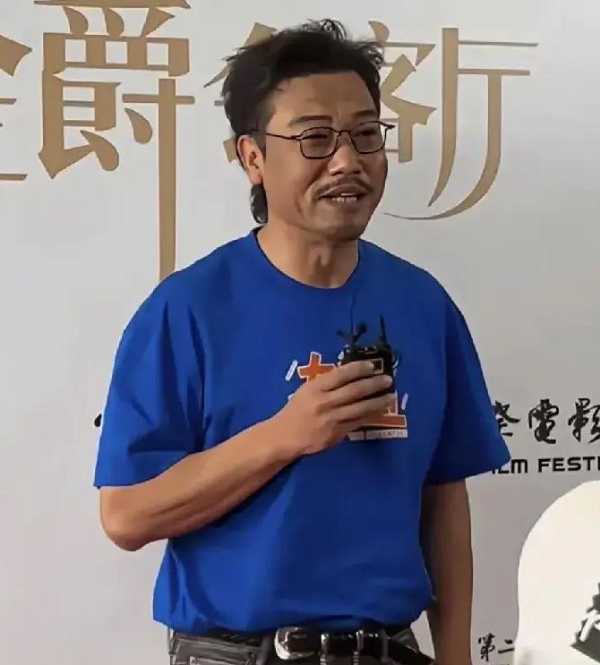一个沙溢一个贾冰减啥肥，真以为减肥能变帅？用照片说话，确实没变多帅，但是苍老了