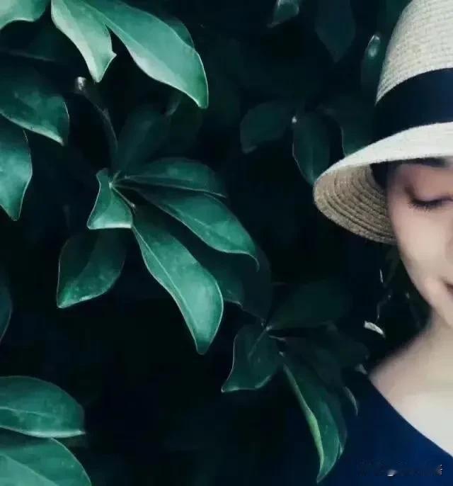 很喜欢最有边界感的一段话：“永远不要指出你身边的人的任何问题，包括你的亲戚