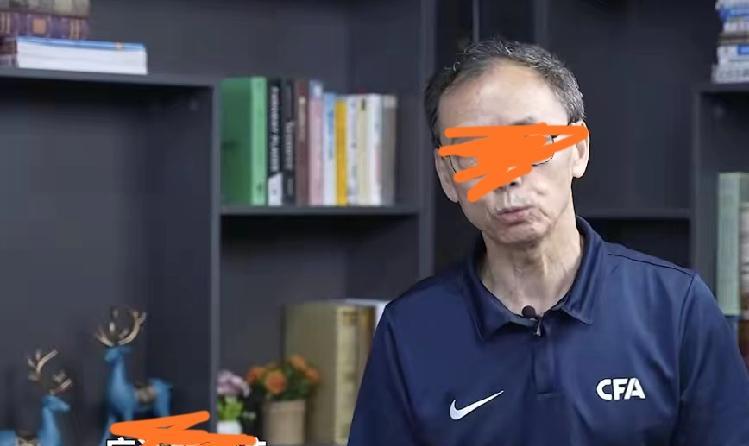 真正的高手洗地，从不用“删帖”，只用“覆盖”。你看他紧急抛出几篇长文，逻辑缜密