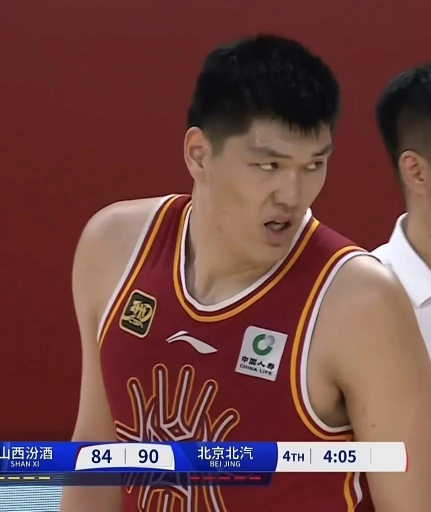 刘传兴啊，刘传兴，你那个动作是在杀人！本来都已经防不住了，你何必要侧身把曾凡博给