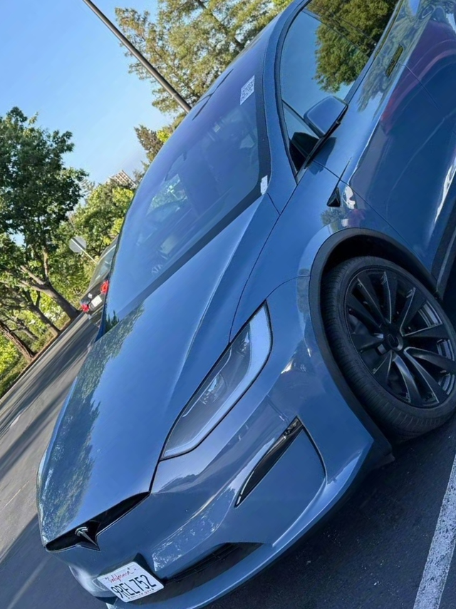 新款特斯拉ModelX实车曝光新款特斯拉ModelX实车曝光，该车属于年度