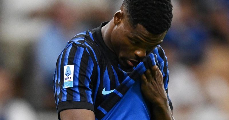 📢据《米兰体育报》报道，国米球员邓弗里斯因伤将缺阵2-3个月。国米将重返转会