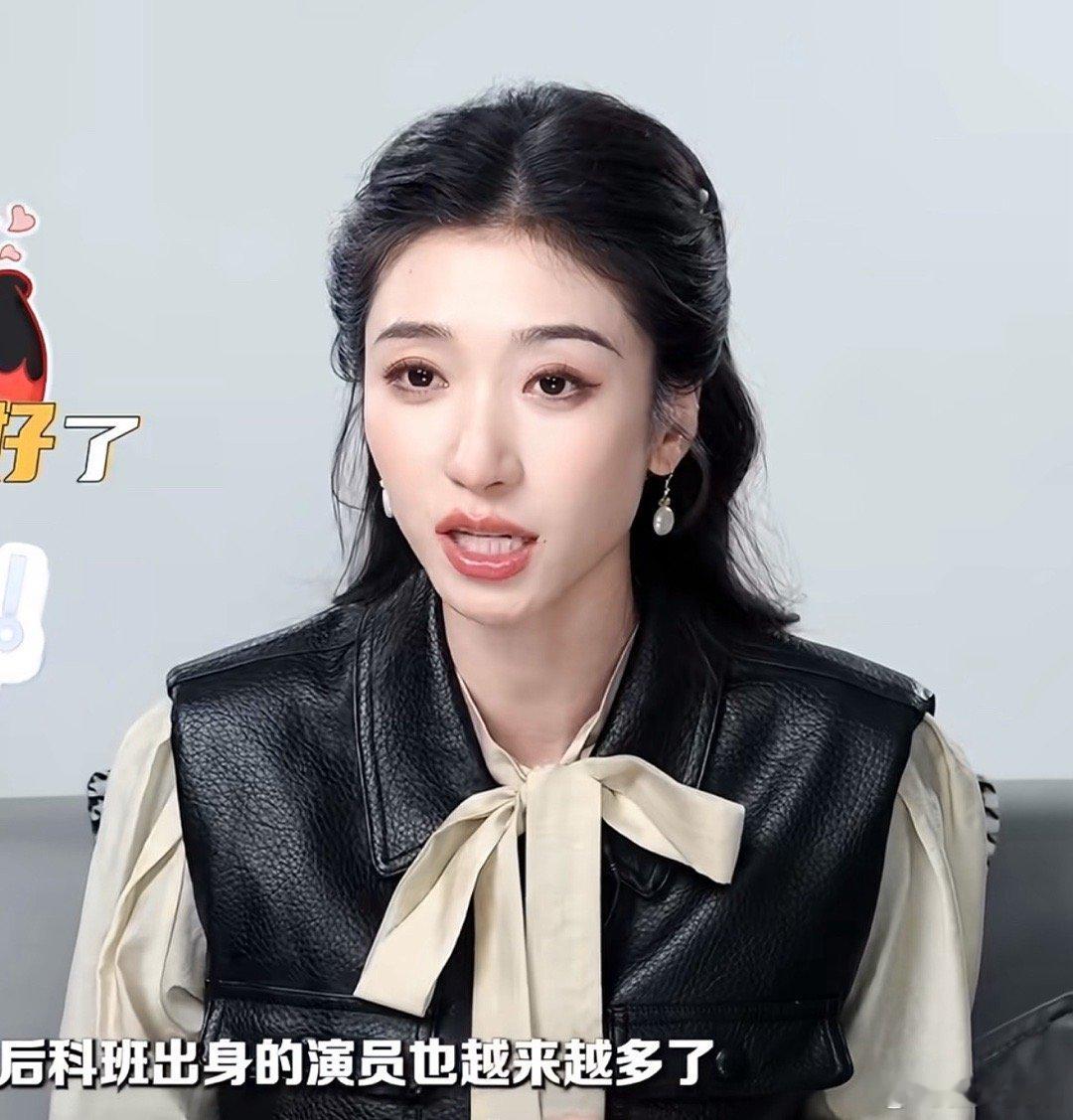 王格格真的是一个很有头脑很清醒的女生，短剧行业真的是她的优势