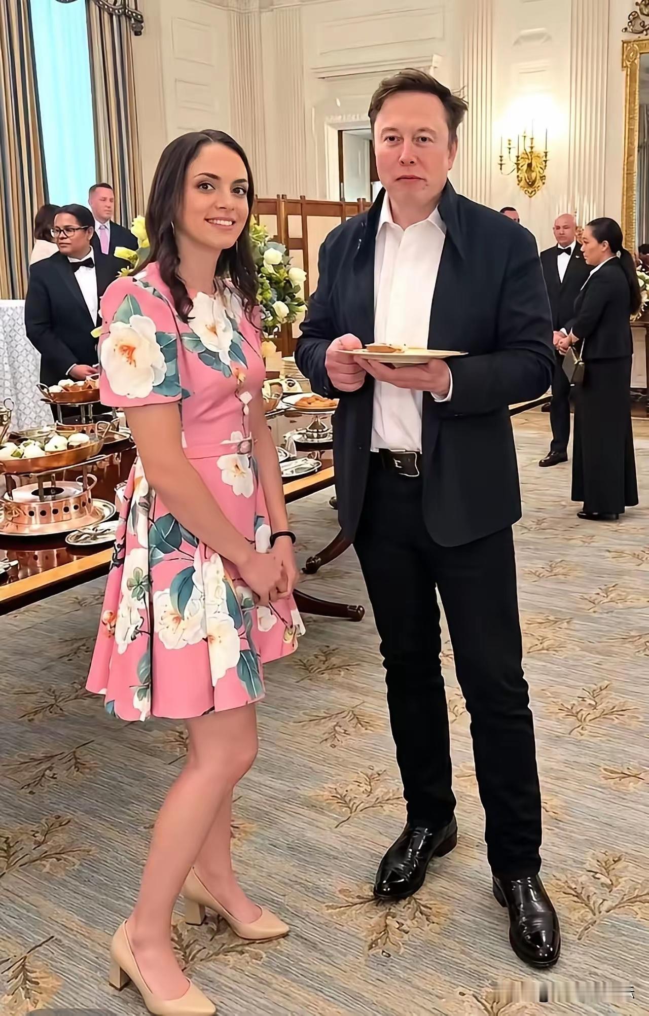 奉劝大家一句，千万别让齐利斯被分手的事带跑偏了，她根本就算不上可怜人。​​这段关系从开头就是歪的。她