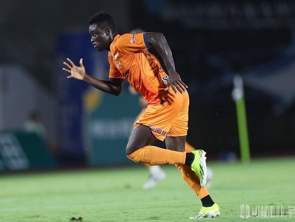 中超绯闻转会---阿齐兹…J联赛清水心跳官方消息，上赛季租借至西海岸的外援阿齐兹