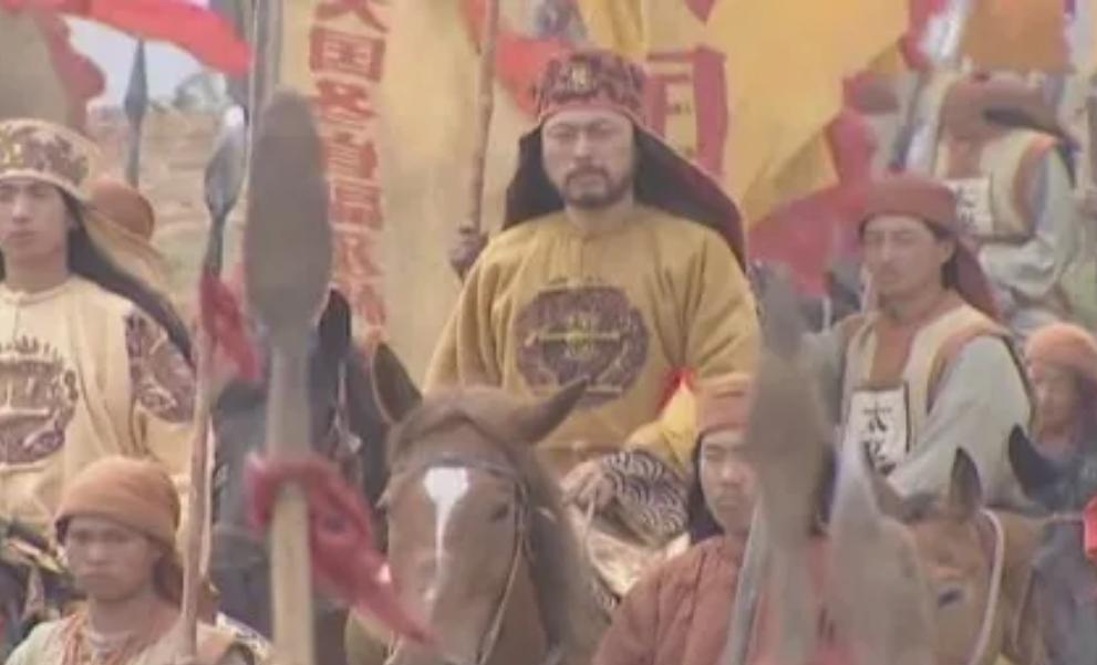 1909年，广东花县，96岁的赖汉英弥留之际，拉着族人的手，嘴唇微动，说了两句话